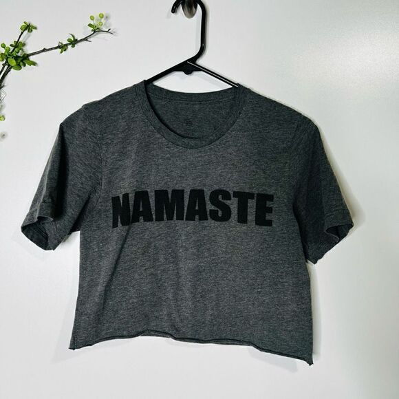 Sudara Namaste yoga gray crop tee shirt - Picture 1 of 4